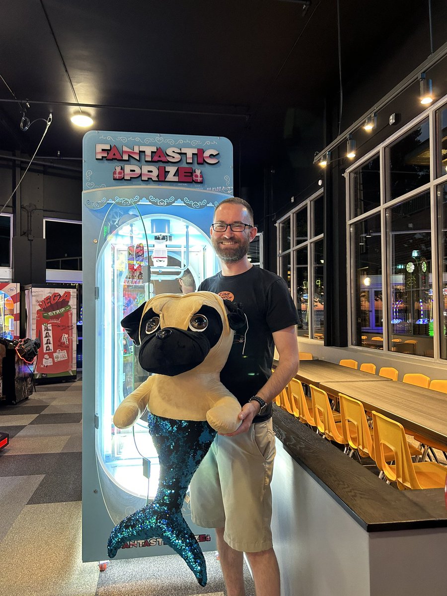 wsarcade's tweet photo. Another Fantasic Prize winner! And that pug mermaid (Mer-pug? Pug-maid? Per-mug?)was truly a fantastic prize. 
#winner #wsarcade #fantasticprize #pugmermaid #alkibeach https://t.co/FrvEsSsDc3