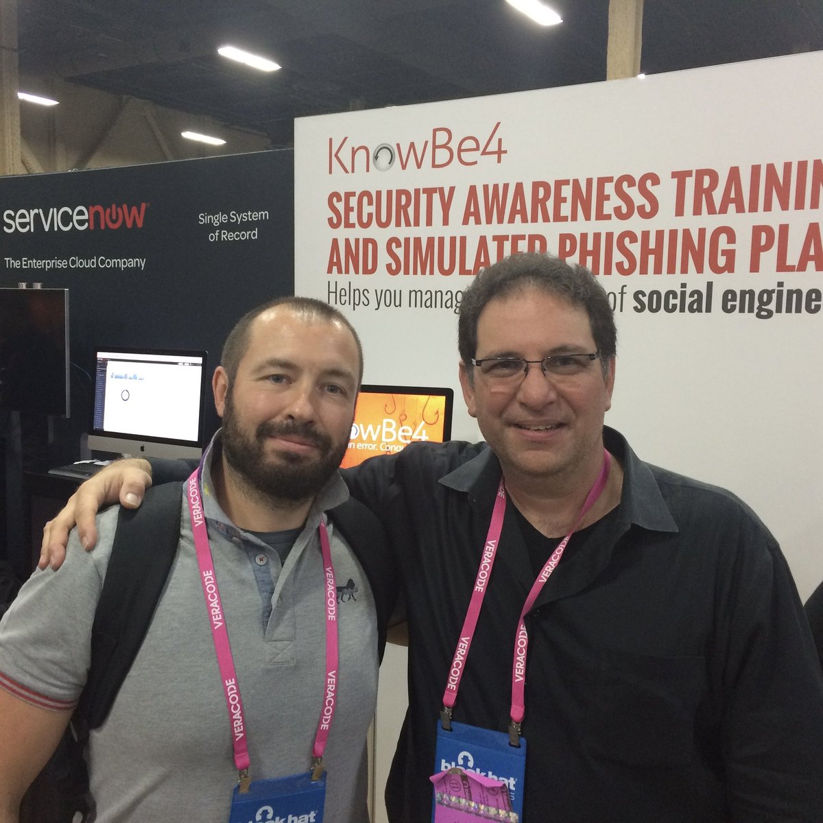 MarcoErmini's tweet image. At first I thought (and maybe in part I still think) it was another of his social engineering tricks to deceive all of us.

Requiescat in pace @kevinmitnick, sit tibi terra levis.

dignitymemorial.com/obituaries/las…