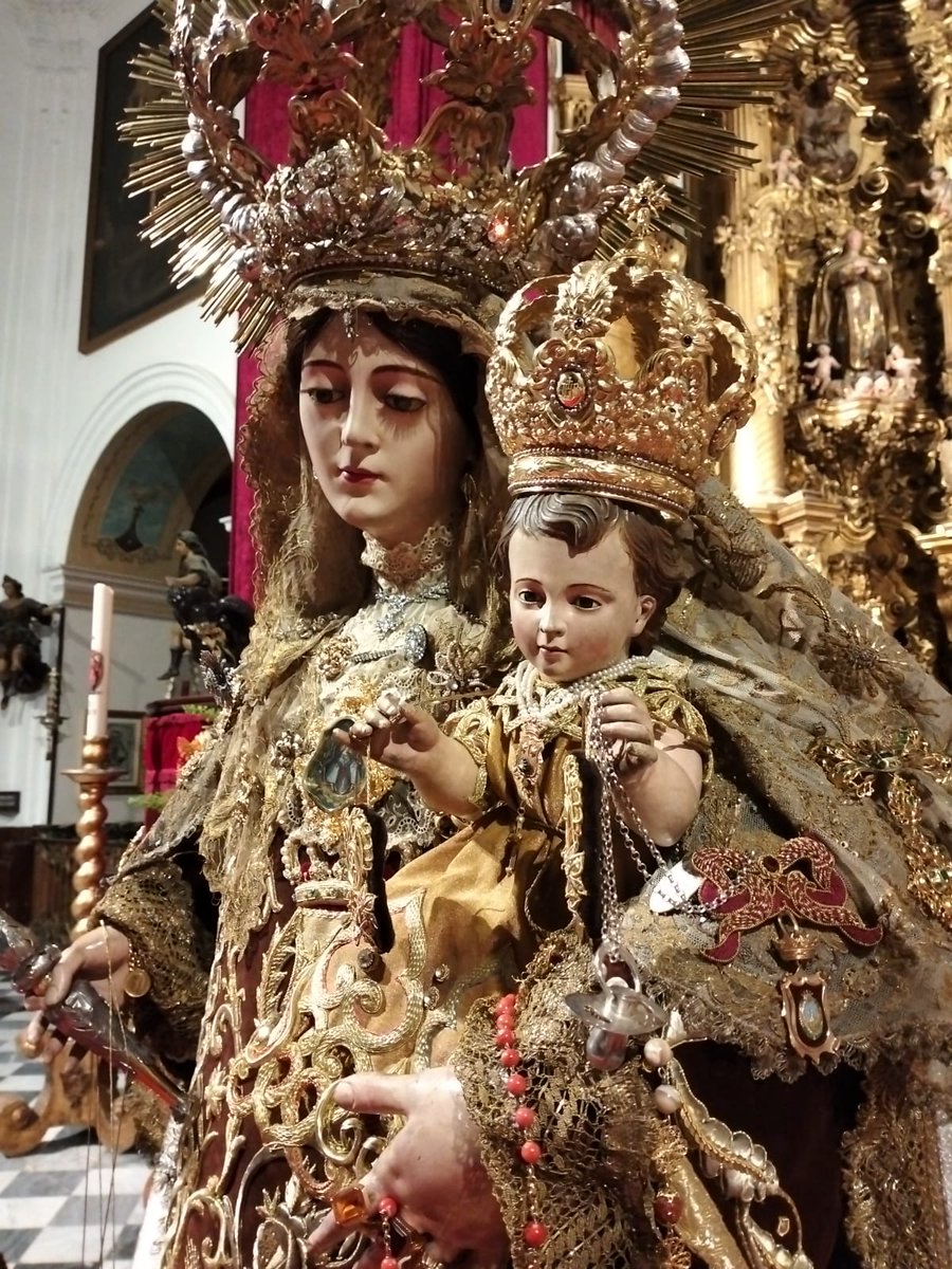 La Virgen del Carmen ha bajado de su camarín durante dos días para que tod@s la tengamos más cerca.
Este jueves se recupera la ceremonia de besamanos.
De 10 a 13 horas y de 18.30 a 21 horas.
#ElCarmendeCadiz #CadizdelCarmen #ElCarmenCadiz23 #besamanos #Cadiz #Cofradias #Glorias