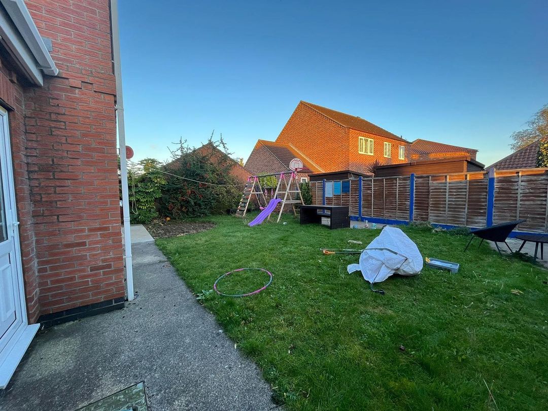KenningsBuild's tweet photo. Swipe to see the before pictures ➡️🤯 What a transformation! Thankyou to our lovely customer @katemedleylandscaping for these pictures! 🏡

#landscape #landscaping #garden #gardening #diy #gardenproject #homerenovation #gardenideas https://t.co/oXAJXehNeC