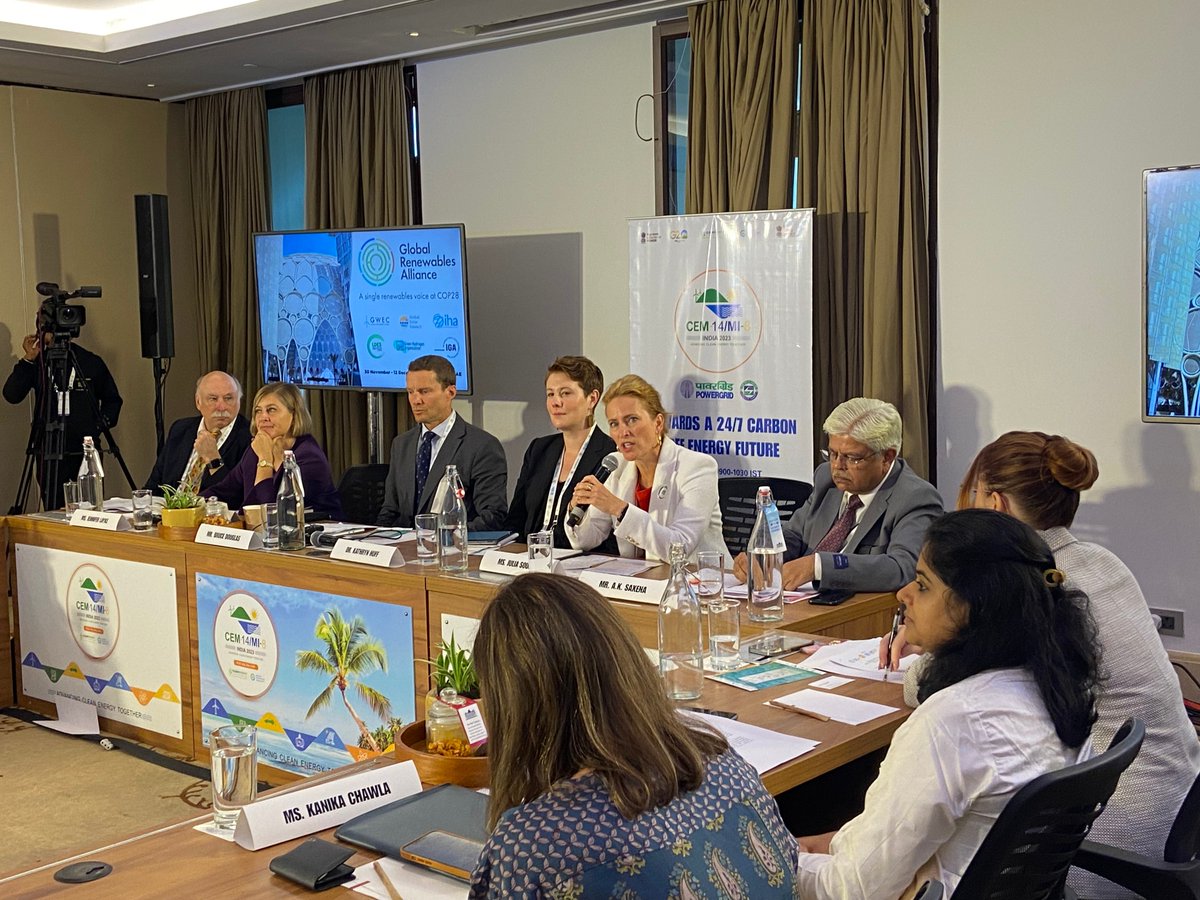 CEMSecretariat's tweet photo. The second day of #CEM14MI8 took off with some great conversations!

A big thank to all the side events organizers to all the panellists who joined the conversation about #cleanenergytransitions!

You can watch all the events live here:
▶️ https://t.co/XPzSr2qrLy

#CEM14 https://t.co/in2NOgHFqh