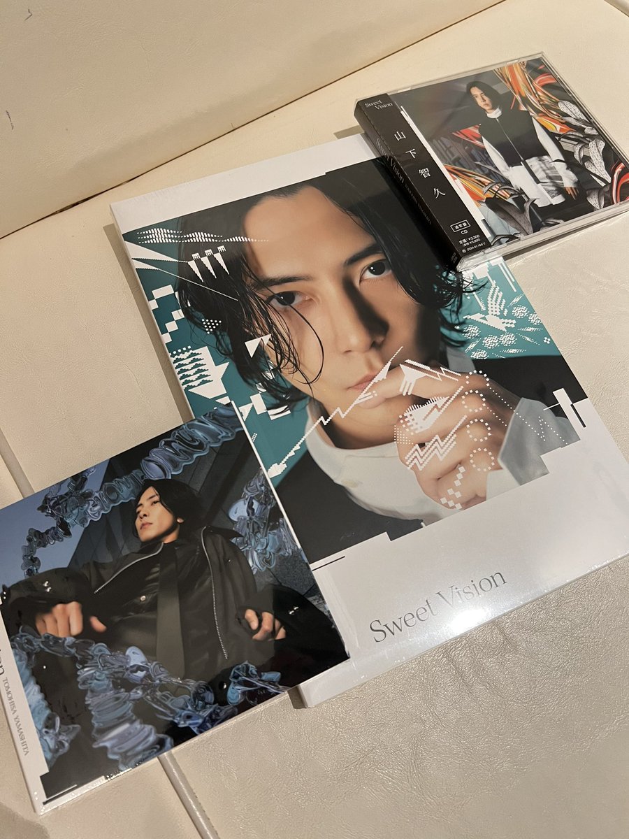 Tomohisanine's tweet photo. アルバムきました。感無量。
本当にありがとうございます✨

https://t.co/G43XUnqLb5 https://t.co/UYxdU3xIPN
