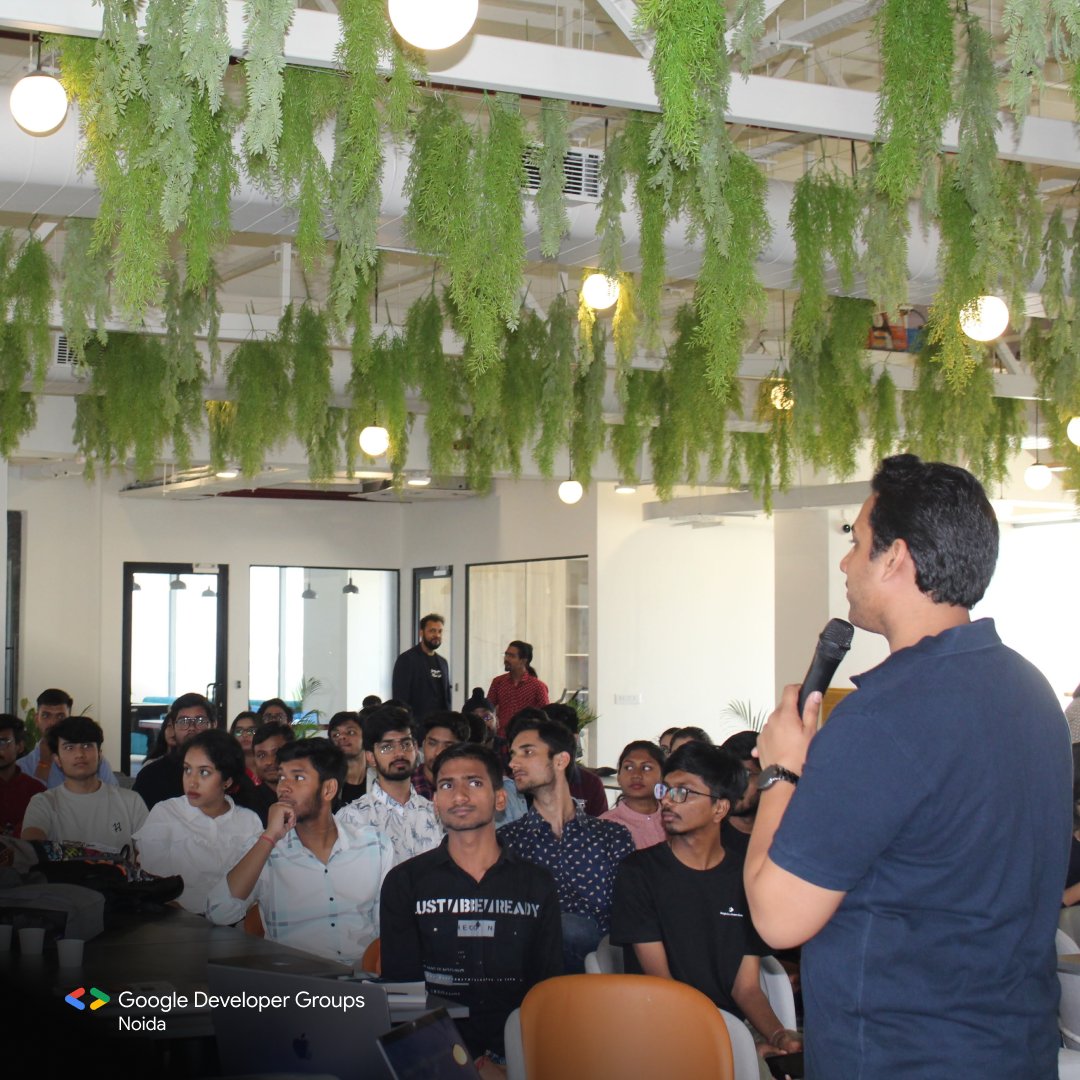 gdg_noida's tweet image. Unleashing the Power of Tech! ⚡ 
Our vibrant community dived deep into the realm of up-and-coming technology, from questioning ML Models to deciphering Data Science. 
#TechUnleashed #DataScience #ML