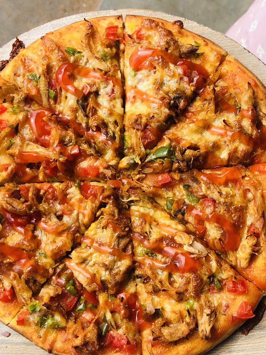 PastryHouseUg's tweet photo. Mwaliddeko 👋😜🍕🍕🍕

It makes you feel the sweetness, gets your mouth wet and wetter, 
Don't you want to feel the ecstasy!
Do it now and let's do the needful
Make your order 
Via 0756480678
 or 0789161571 (WhatsApp) https://t.co/ff0B0kdd4i