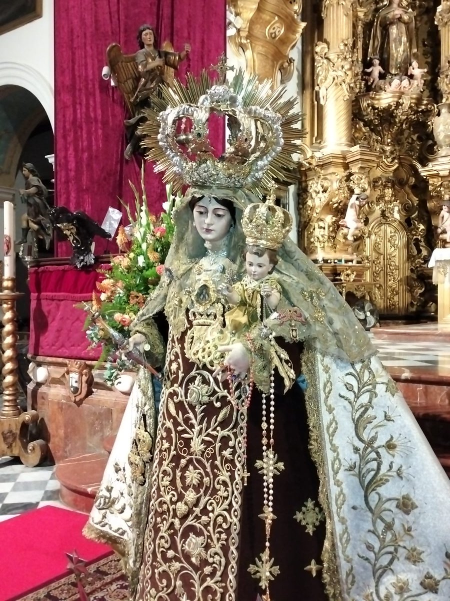 Este sábado celebramos el XVI aniversario de la #coronacioncanonica de la Virgen y a las 20 horas celebraremos una función solemne preisida por el sacerdote marianista <a href="/Rafasm73/">Rafa Iglesias SM</a>.
A su término tendrá lugar la procesión claustral hasta el altar mayor

#ElCarmenCadiz #CadizdelCarmen