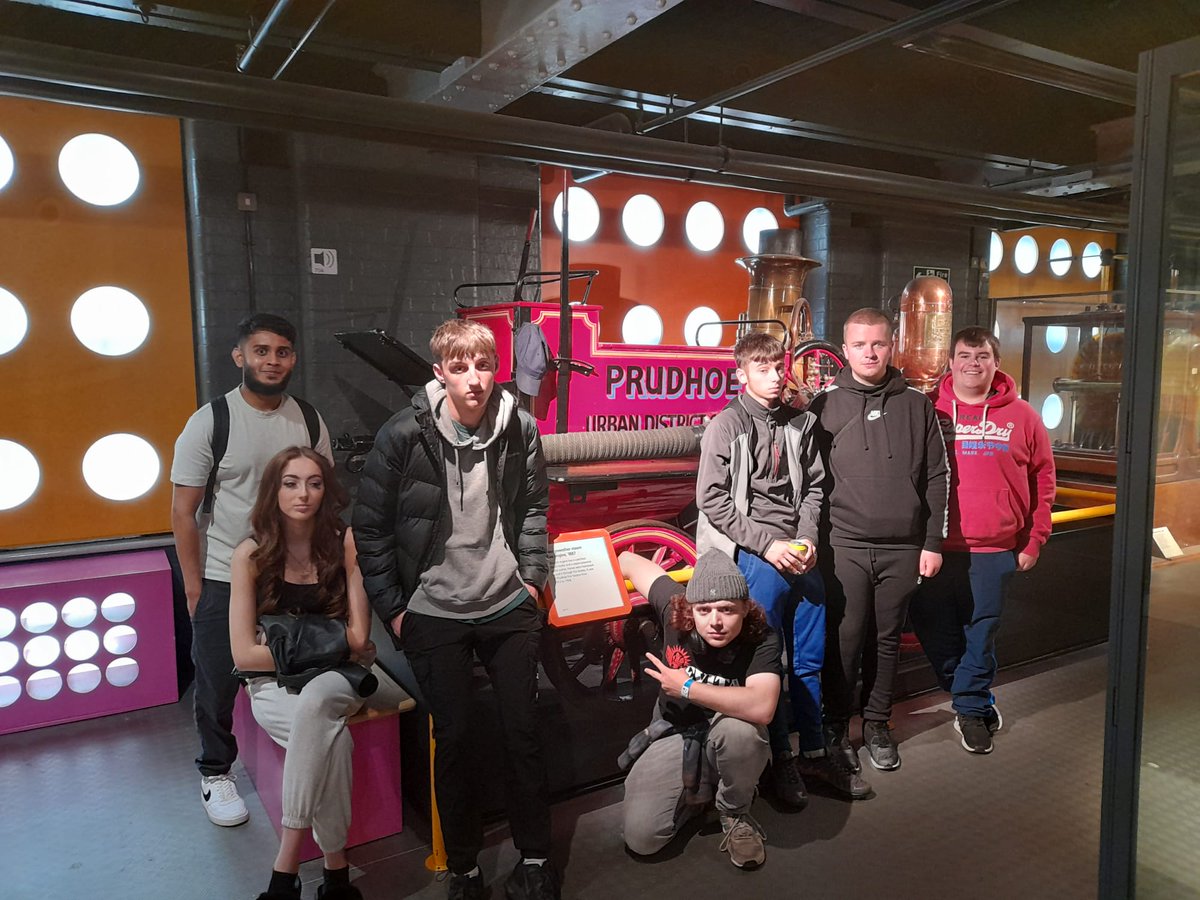 It's was fantastic to see our Prince's Trust Cohort 17 out the classroom, looking at some additional learning at the discovery museum and enjoying themselves. Best of luck to all our students on your graduation day! 
@Graeme_Binning 
@NlandFRS