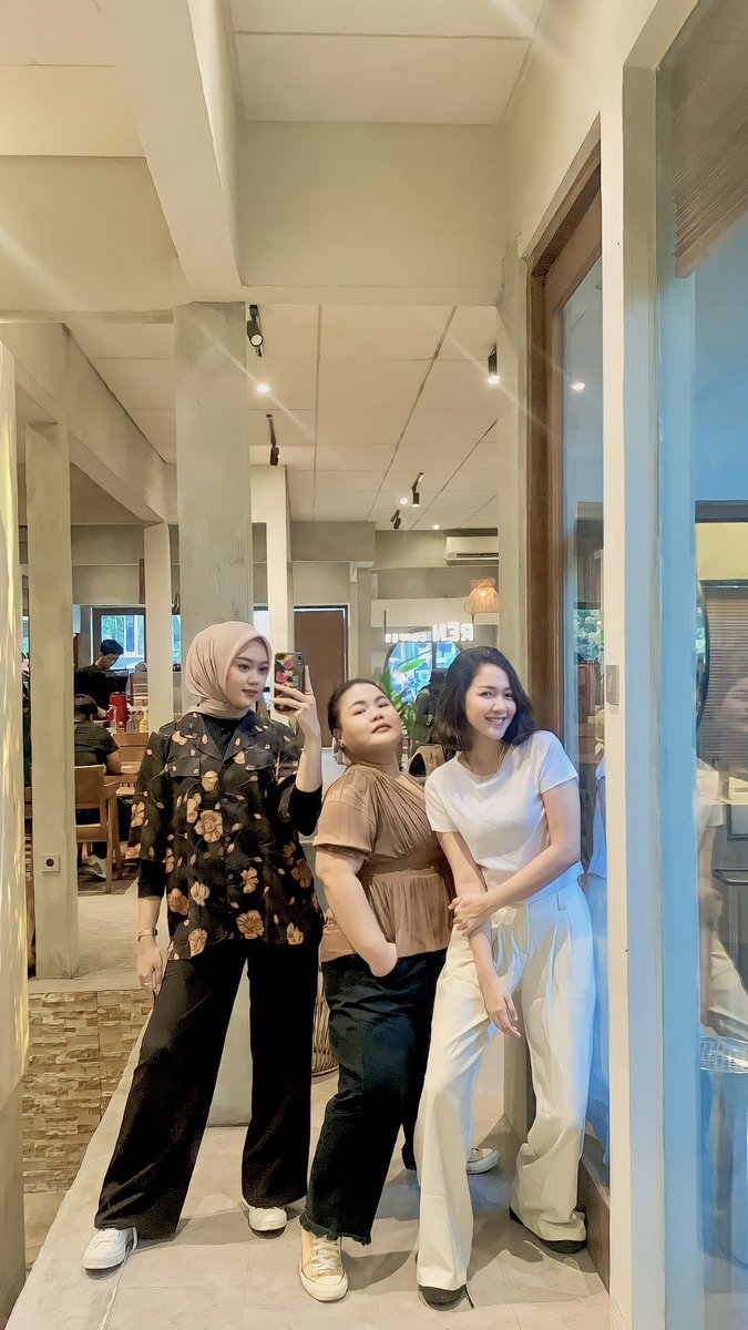anggitavinka's tweet photo. luphhhh🫶🏻 https://t.co/IbiQQ8ojTe