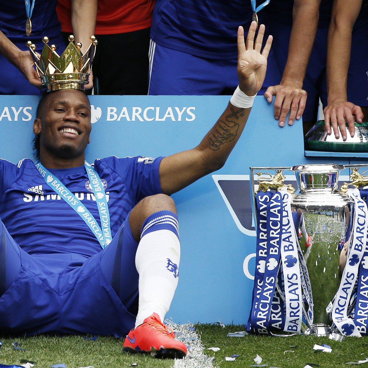 Footballtweet's tweet photo. On this day, 19 years ago, Chelsea signed Didier Drogba from Marseille for £24M. 💙

To celebrate, we made a thread of his best goals for the club. Sit back and enjoy. 🍿⚽🧵 https://t.co/HHj5SRnG9P