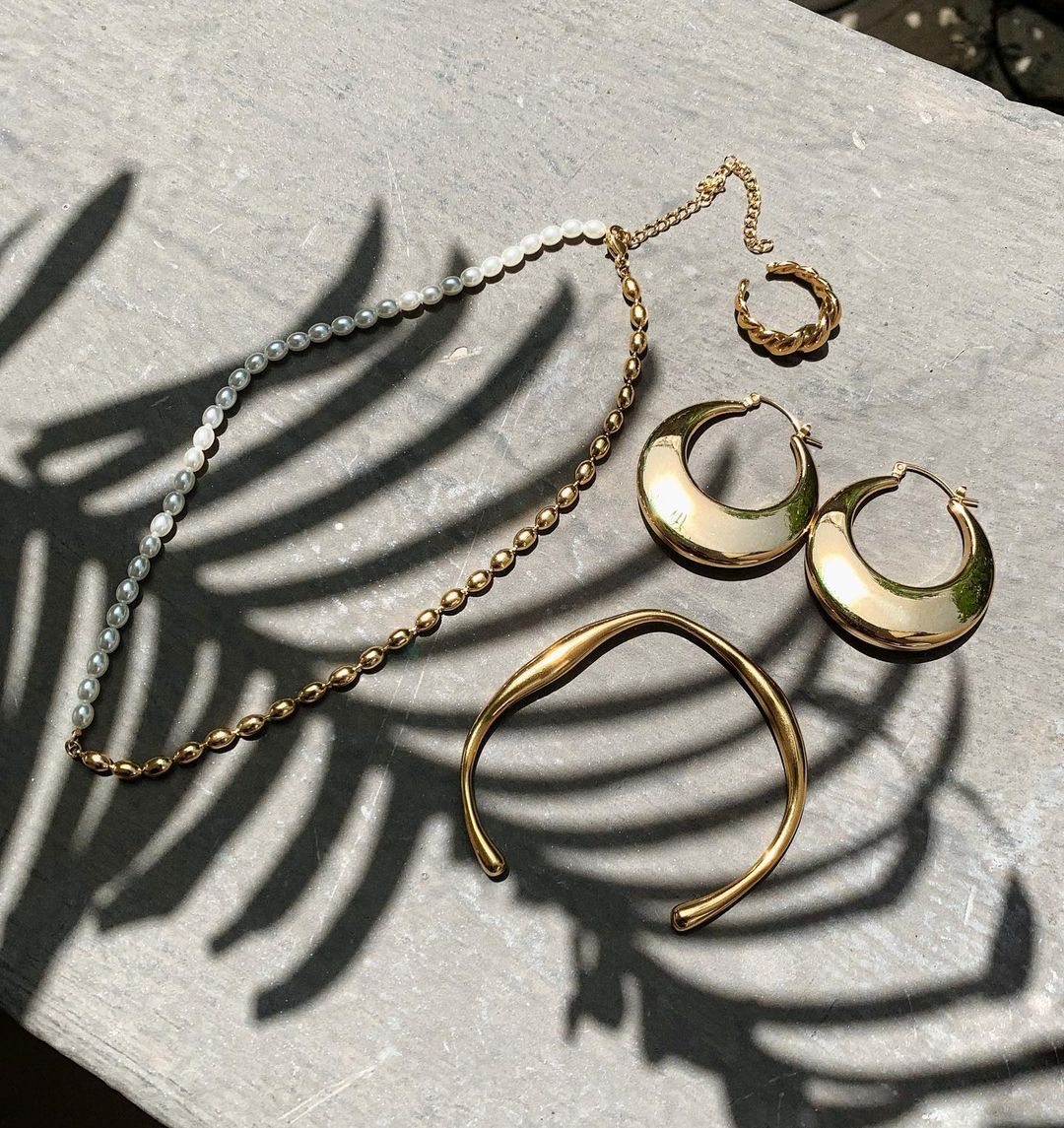 FlutterwaveMkt's tweet photo. We love these beautiful jewellery from @OseJewels 😍

Which one caught your eyes?

Shop here: https://t.co/03OfIgFUNV https://t.co/qXscDrea2b