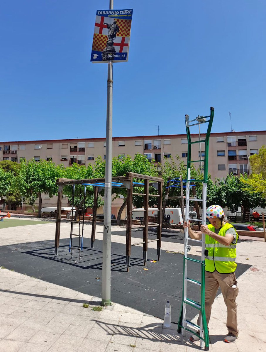 Bcnisnotcat_'s tweet photo. 📢Estamos llenando las calles de #Tabarnia de carteles pidiendo el voto para separarnos de #Cataluña y formar nuestra propia comunidad autónoma. ¡Derecho a decidir! ¡Queremos votar! #Barcelona y #Tarragona no somos Cataluña. ¡Basta de expolio fiscal! ¡libertad linguística! 🇪🇸🔄RT https://t.co/TJfwwlO3rx