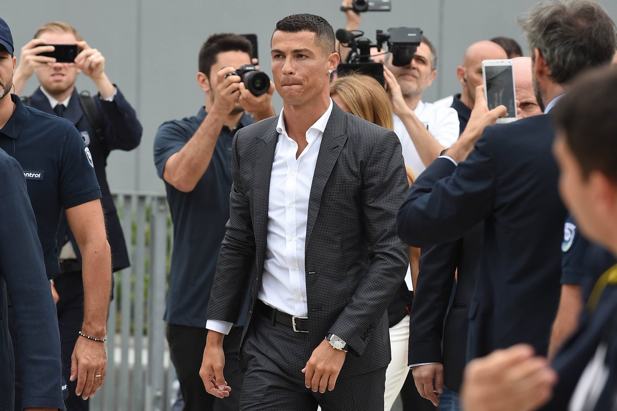 IFTVofficial's tweet photo. Say what you want, but the hype for Ronaldo's transfer to Juventus was unmatched 🔥 https://t.co/24Z5zVNY0z