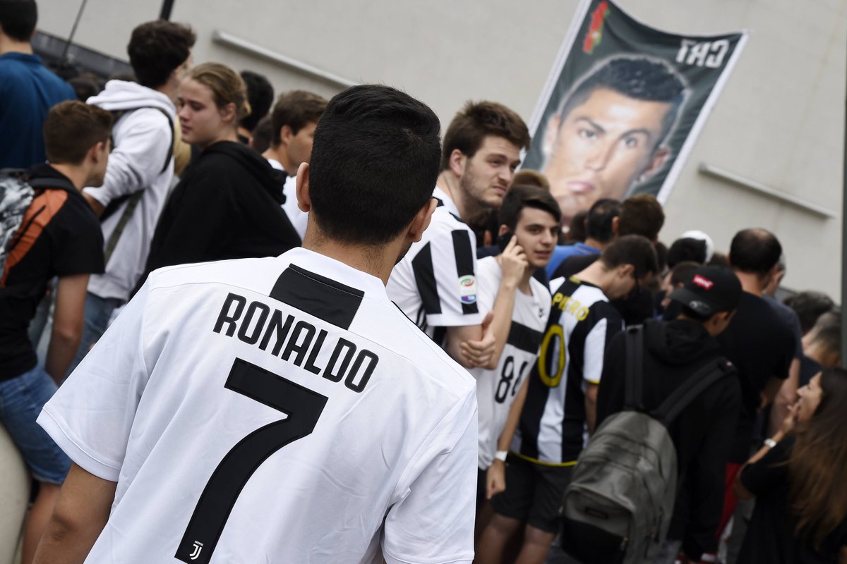 IFTVofficial's tweet photo. Say what you want, but the hype for Ronaldo's transfer to Juventus was unmatched 🔥 https://t.co/24Z5zVNY0z