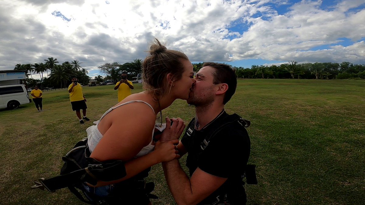 joyceaviation's tweet photo. 📣She said Yesssss, approaching the ground to land from her tandem skydive, Georgia had no idea that Sam was waiting on the ground to propose. 

Congratulations you guys🥂 Happiness feels like this😘

#Fiji #FijiHappy #happinessnaturally https://t.co/ioHLEaDlKj
