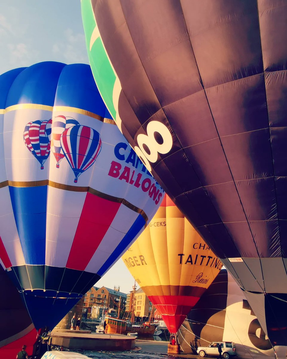 Bristol, you really are beautiful 💜
Sadly no lift up into the skies this morning, but the 4.15am start was still worth it, to see this magnificent sight.