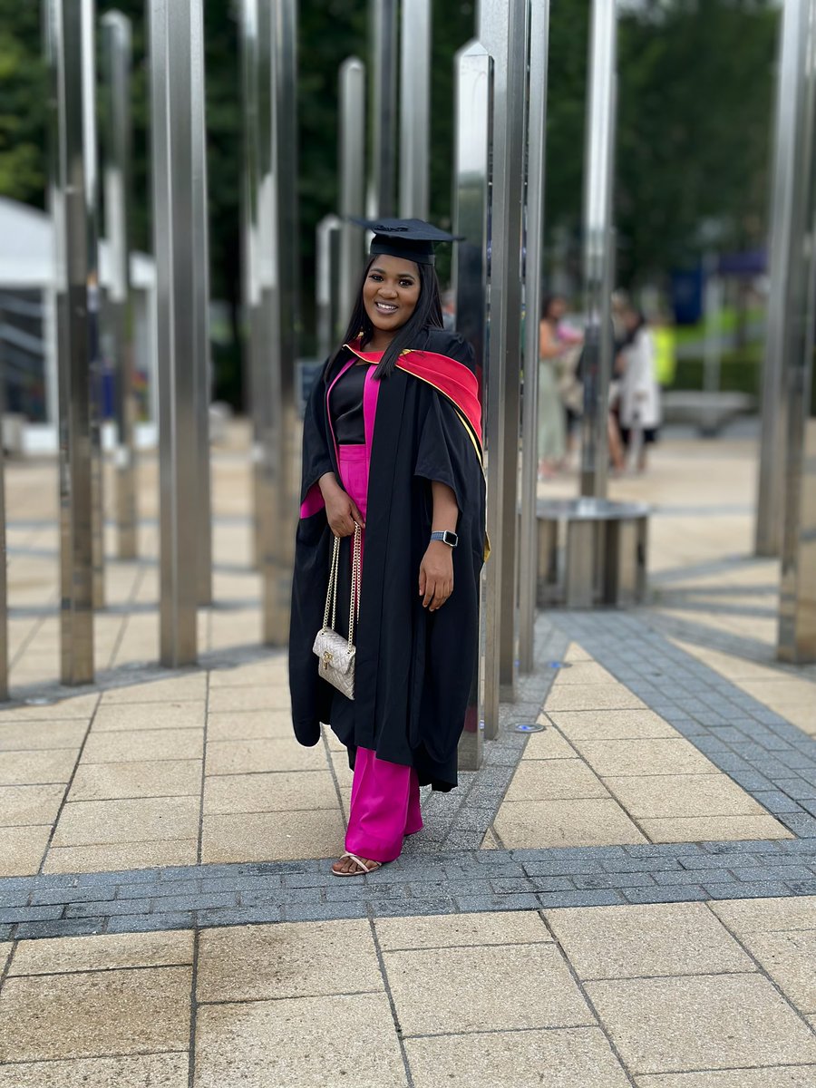 i_am_Aishah's tweet photo. Hamdan wa Shukrah 🙏🎉🎉🎉
MSc bagged👩‍🎓🎉
#keeleuniversity #keelebusinessschool #latestgraduate #ukgraduate https://t.co/LMVW3cQm5n