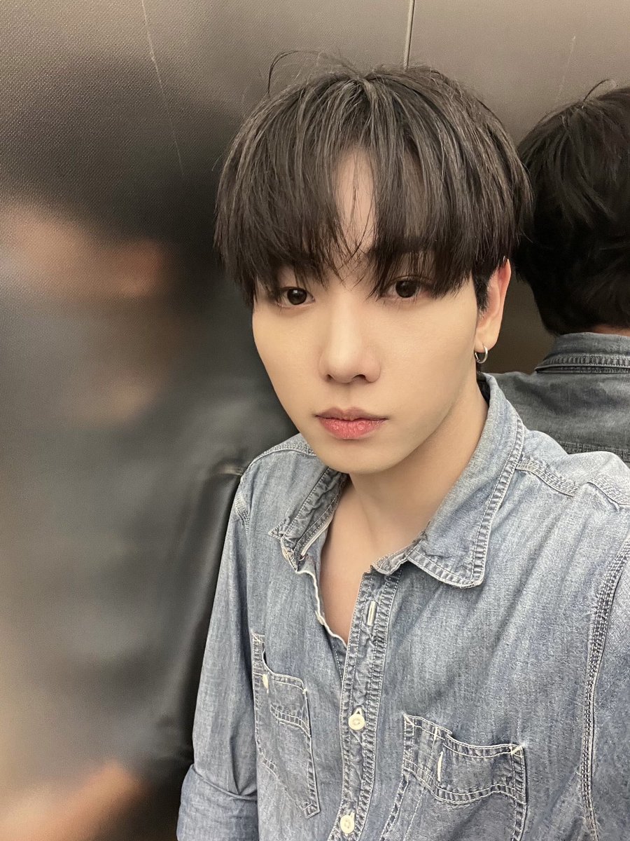BOYNEXTDOOR_twt's tweet photo. 두구두구 오늘도 큰 선물 같이 간다… 그때까지 숨 참ㅁㅁ..
7시와 9시 그 언저리~ 사진은 선물과 관련O
#BOYNEXTDOOR #JAEHYUN #명재현 https://t.co/wYPkJYGMf0