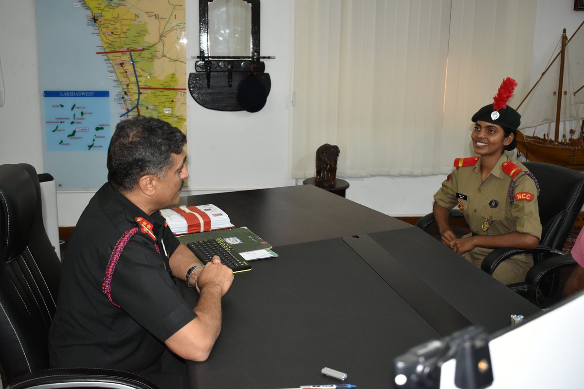 NCC_KER_LAK_DTE's tweet photo. Congratulations
Cadet Sivani JR of 2K Bn selected for YEP Vietnam. The Cadet along with her parents met the ADG today. ADG congratulated the cadet on her nomination. Speaking to the parents ADG complimented the parents and urged them to keep motivating her in her future endeavors https://t.co/Xo5Z0Vtp7Q