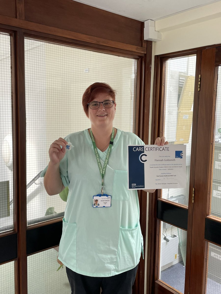 samvelvick's tweet photo. Congratulations to Hannah who has completed her care certificate in the Hailsham District Nursing Team 👏🏼👏🏼@ESHT_CHIC @ESHTNHS https://t.co/QK7sdOJeZv