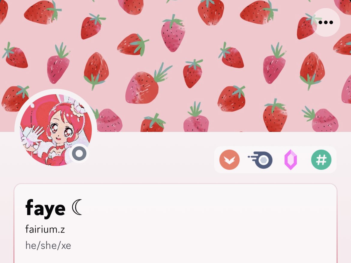 clefapuff's tweet photo. guys look at my discord layout it’s so cute 🍓 https://t.co/eWgbwmh7On