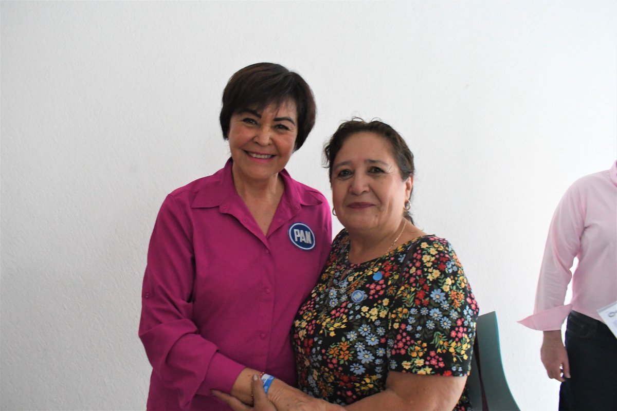 AnitaEsquivelMx's tweet photo. La unión y el compromiso nos caracteriza como guanajuatenses y desde el PAN Guanajuato seguiremos trabajando con pasión y liderazgo para nuestro estado. #SiLeSabe 🔵 https://t.co/Tzhb5mNBqK