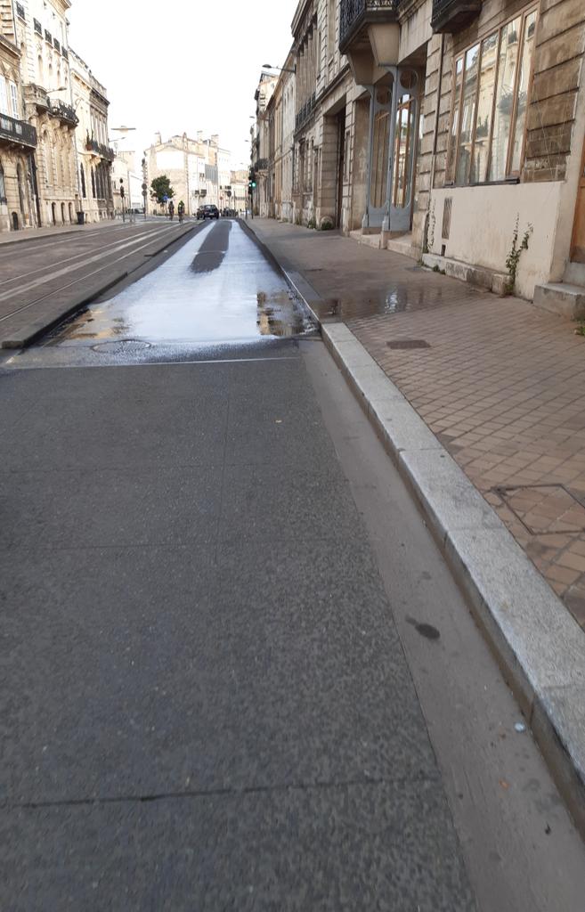 1 mois que l'eau potable fuit d'une bouche à clé rue croix de seguey à #Bordeaux, à 100m de l'entrée #eau #bordeauxmetropole #suez
Inadmissible, incomprehensible et consternant. #écologie #économie #onsebouge 😱🥶😡😭🌱🌍🌞🥵