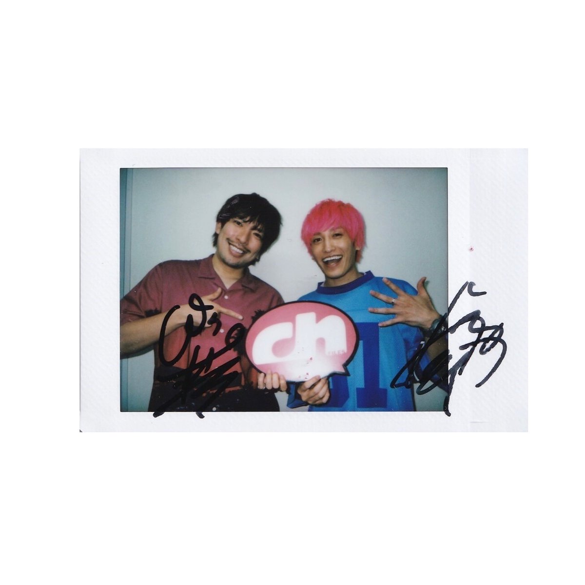 chFILES_tokai's tweet image. 【プレゼント🎁】

#EXIT
サイン入りチェキを1名様に✨

結成5周年㊗️！全国47都道府県ツアーのお話から高校生の悩みについてもご相談。お二人の言葉は深くて熱い！❤️‍🔥

【応募方法】8/19(土)〆
1️⃣@chFILES_tokai をフォロー
2️⃣本投稿をRT

7/20より高校図書館で順次配布
#よしもとTALK
@kanechi_monster