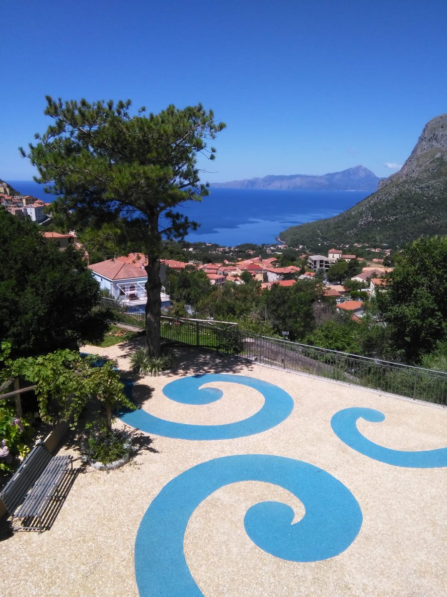 #RaccontidiViaggioda #PalazzoDeLietoMaratea
ANELLO DI MONTE SAN BIAGIO

Uno dei tanti itinerari escursionistici che interessano il territorio di Maratea. È una piacevole passeggiata ad anello che collega l’antico Borgo del Castello all’attuale Centro storico di Maratea! 💠