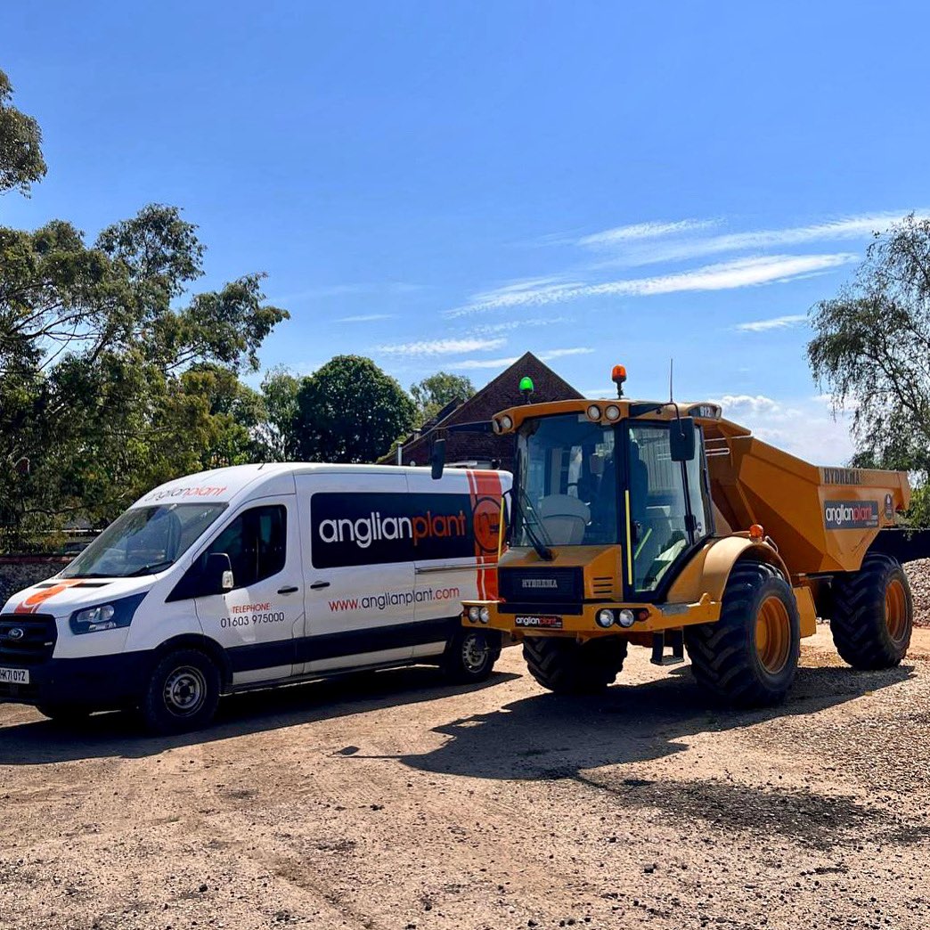 At your service 👨‍🔧🫡

#fieldengineer #serviceengineer #engineer #mechanic #plantfitter #ford #hydrema #servicevan #dumper #planthireuk #planthire #eastanglia #anglianplant