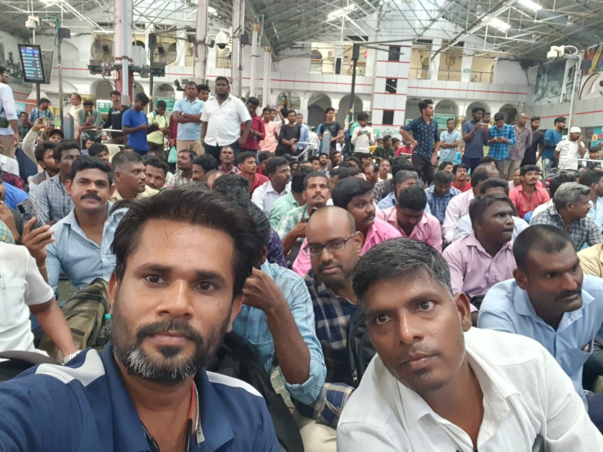 up_rail's tweet photo. @NATIONAL_RAAA @IR_CRB @AshwiniVaishnaw @PMOIndia @annamalai_k @DoPTGoI मेरे Chennai के साथियों आप लोगो को ऑल इंडिया रेलवे अप्रेंटिस का फुल सपोर्ट है। आप लोग  आगे #Gmpower का झंडा बुलंद कीजिए । हम लोग भी फुल सपोर्ट में उतरते है।
इंकलाब जिंदाबाद
हमारी एकता जिंदाबाद
हमारा एक एक साथी जिंदाबाद 
#प्रधान_मंत्री
#नरेंद्र_मोदी_इस्तीफा_दो https://t.co/S7YmVSSrxD