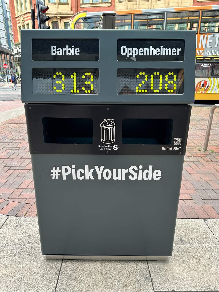 LisaTheAllen's tweet image. Loving the #BigBallotBins in #Manchester #PickYourSide Sheer brilliance from @hubbubUK again. Wait a minute, who picked ‘muffin’ in Manchester?