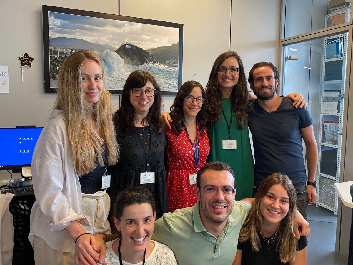 One of the best parts of academia is the special friends you make on the way. It was a great gift to have my former student Hubert Taïeb visiting us in our new lab and meeting the team in San Sebastián @Biodonostia @Ikerbasque. Thank you so much for coming!