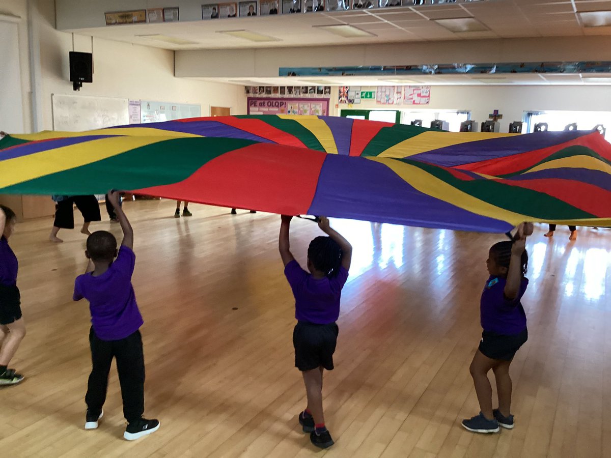 ourladyqop's tweet photo. Reception children had lots of fun with the parachute during PE. #olqpreception #olqpcstparticipation https://t.co/nhYKjmMnO0