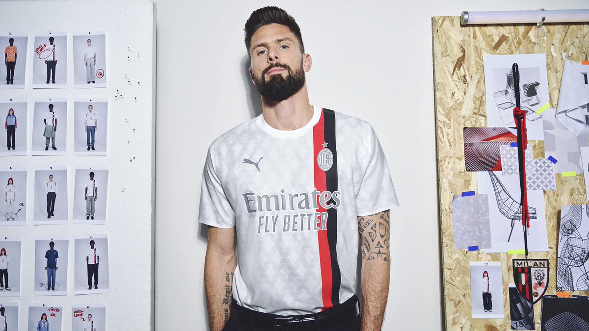 SempreMilanCom's tweet image. ❗ OFFICIAL: #ACMilan's away kit for the 2023-24 season has been released!

🤔 How would you rate it, on a scale of 1-10?