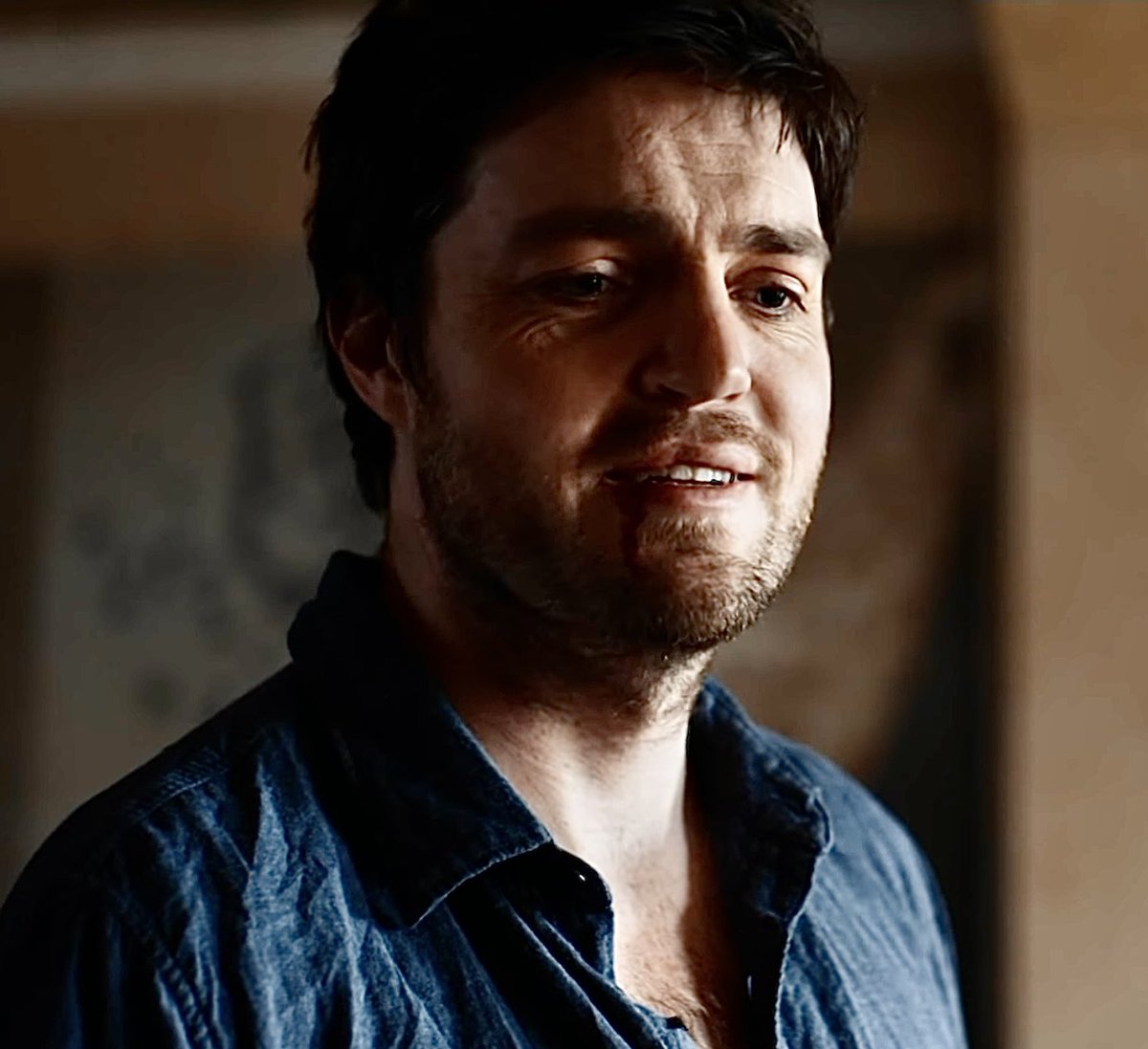suekmoorhen's tweet photo. Thursday rolls around again, almost the weekend 🙌🎉
Hope you have a great day whatever you are planning 💐⛅️🌈☕️❤️
#ThrowbackThursday
#CormoranStrike
#TomBurke
#WhereItBegan https://t.co/aVHaLg2G5u