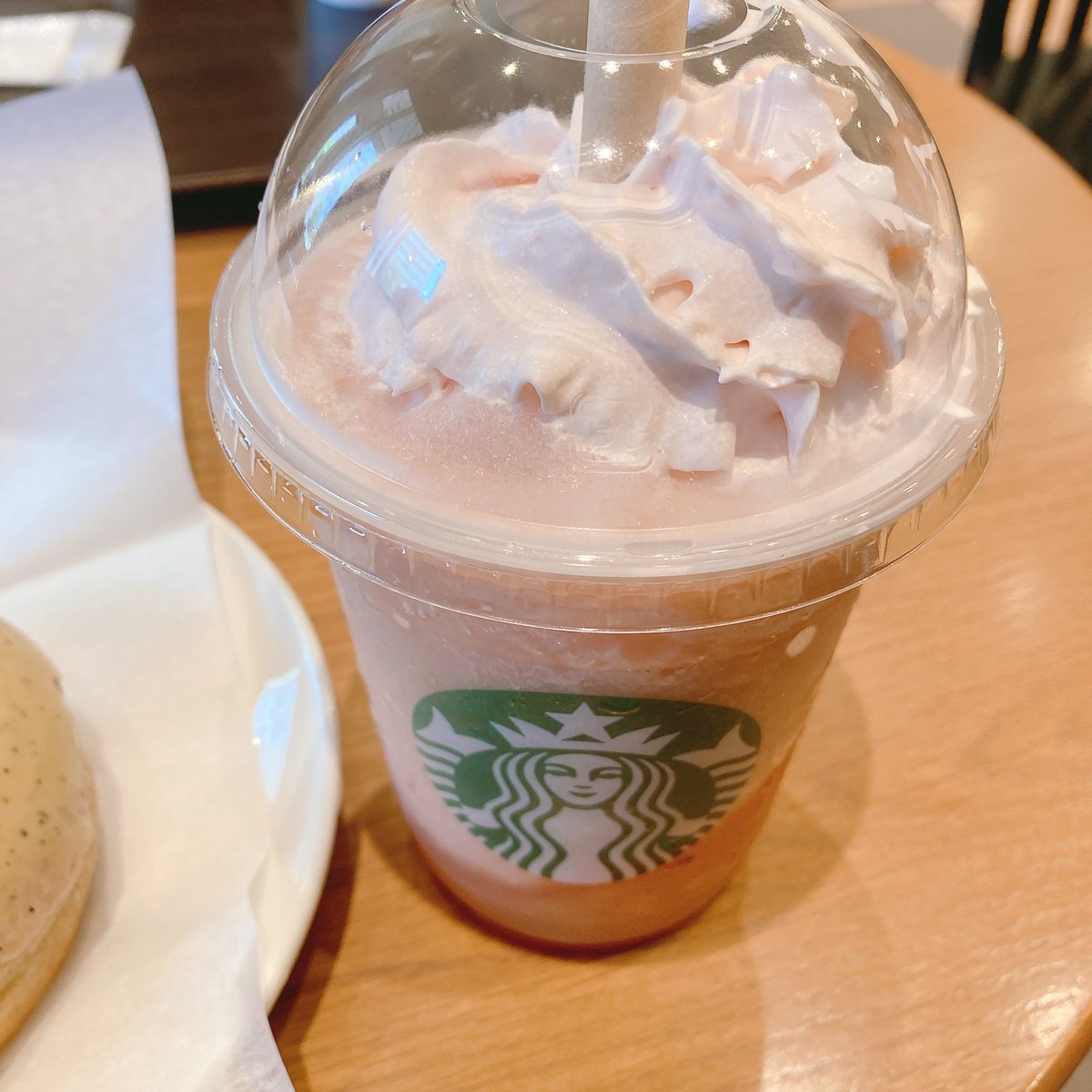 nerorin's tweet photo. 梅雨明けましたね☀️
皆さん海や山や里帰り
計画してい���と思いますが、
コロナで閉じこもっていた時間を
取り戻しましょう＾＾

コスメハウスキャンペーンスタート⭐️
ピンクのプリティートートバッグもらえますよ！
ぜひご利用くださいね✨🛍️😃
#梅雨明けた #トートバッグプレゼント中 #スタバ #夏 https://t.co/7oXyyQARwB