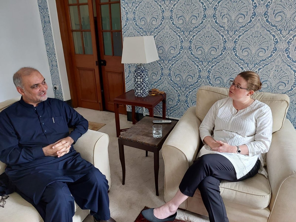 NaeemRehmanEngr's tweet photo. Had a wonderful meeting with Her Excellency Zoe Ware, Acting High Commissioner of United Kingdom. We discussed matters of mutual interest with a special focus on the situation in Karachi. The recent local bodies elections, especially the Mayoral elections, were also discussed. Point of views were exchanged pertaining to the growth and development of the city as well as the country.