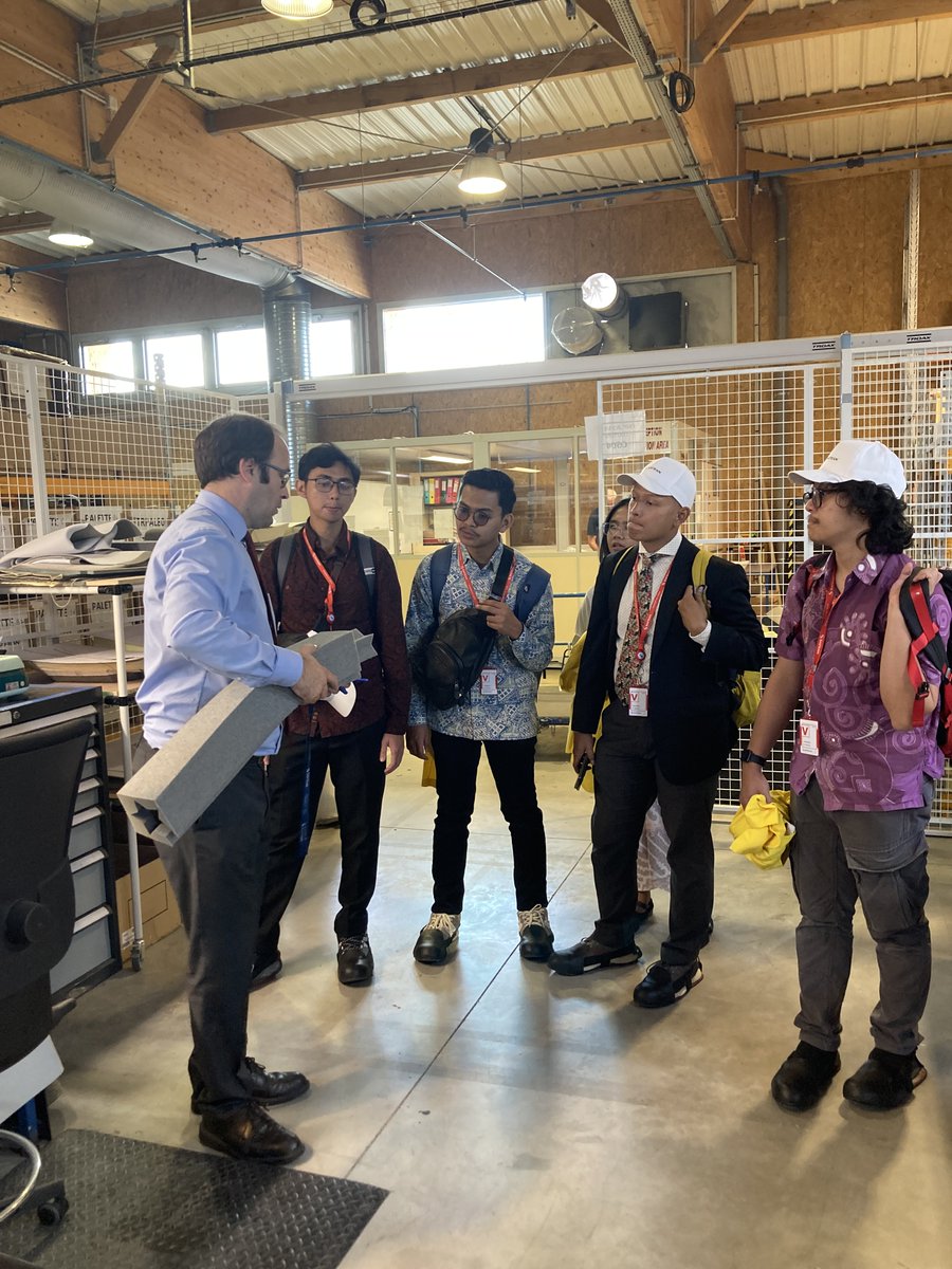 SAFRAN's tweet image. A few weeks ago, @SAFRAN challenged all #students to bring out #innovative ideas by imagining the #aeronautics #industry of tomorrow! ✈️

5 #students from the Indonesian University won our #challenge by proposing the development of a new #material for #aircraft #interiors, made