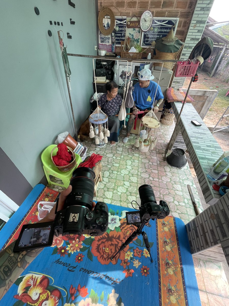AlwaysWonder_ag's tweet photo. All our projects are fun! 
All our clients are amazing;)
Small midweek backstage from our shoot in Thailand for Dynasty Swords.
Enjoy!
#project #backstage #videoproduction #thailand #thaiswords https://t.co/0fODuGvUQ2