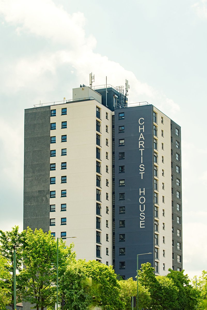 CaseyCompanies's tweet photo. We have handed over Chartist House for @JigsawHG following its transformation. We installed a new insulated render system &amp; external wall cladding system &amp; upgraded the windows with more efficient UPVC and Aluminium windows
@BTP_architects @wmlconsulting
#improvinglives #highrise https://t.co/rdI2VmMq90