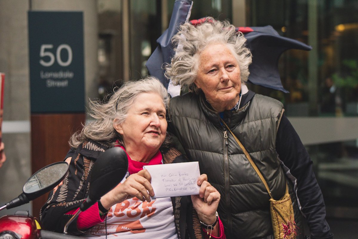 Today Margaret announced that despite Homes Victoria’s eviction order, she’s not going anywhere.

This fight affects us all. Whether you’re struggling with rent or one of 120,000 people waiting for public housing.

Solidarity is a beautiful thing ❤️

📷 credit: @millie_gryphon