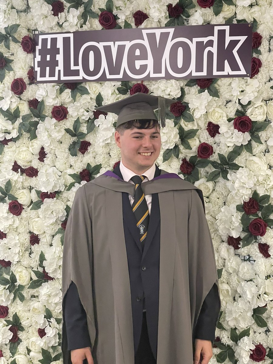 sarafi2910's tweet photo. @effy67 So proud of our boy!! Xxx https://t.co/b3FPYpmuGm