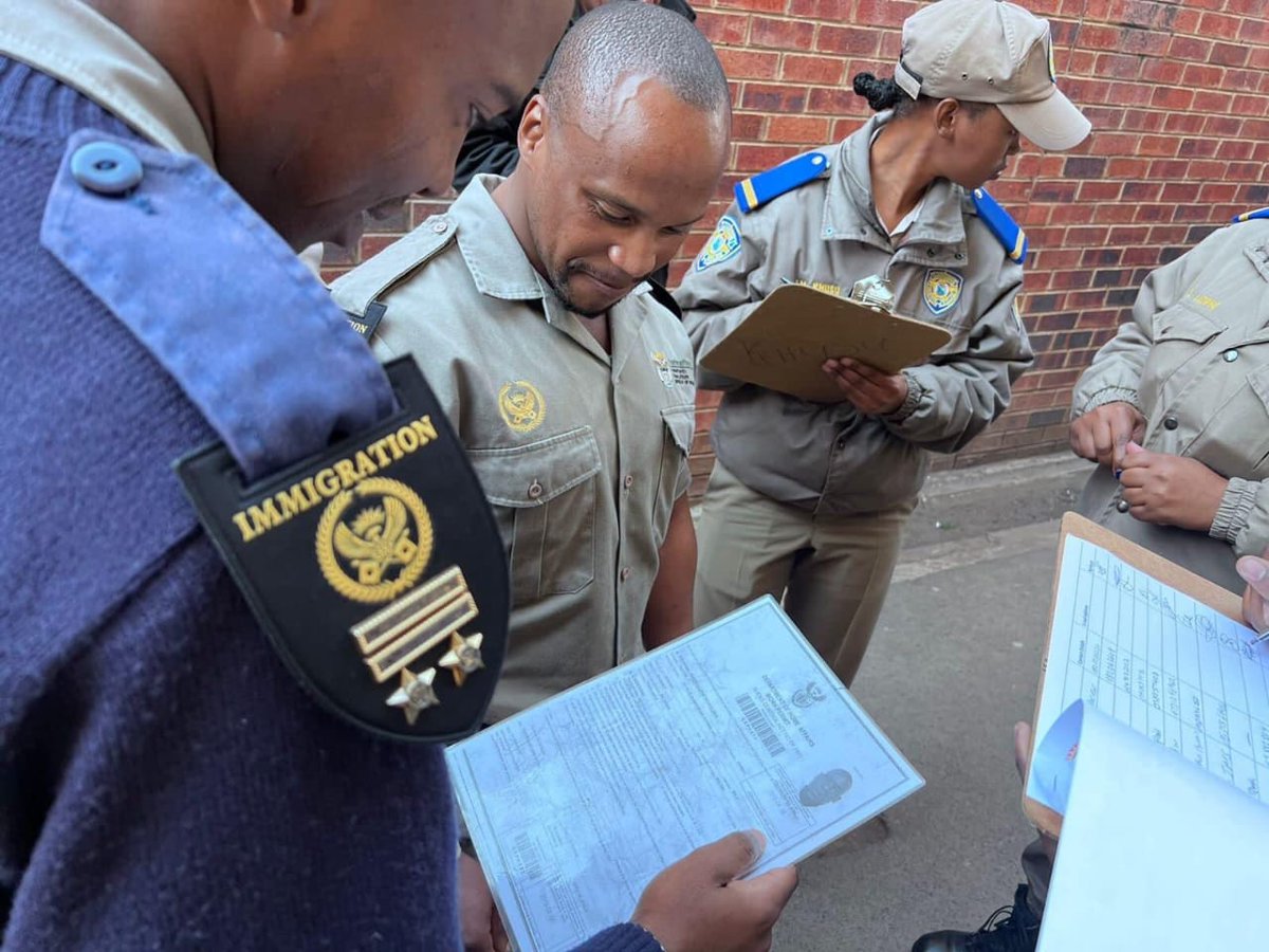 TeeAlfreds's tweet image. Get legal quickly, at a low cost the Tee Alfreds Immigration way. 

Contact us now!!
079 451 6641
067 929 3916
info@teealfredsimmigration.co.za 
teealfredsimmigration.co.za 

#MakingProgressTogether