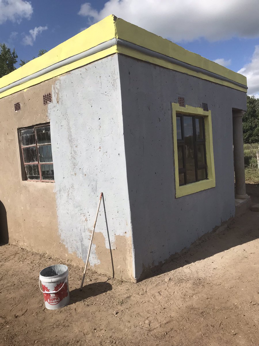 falakhe02's tweet photo. My job  painting and electric wirering https://t.co/abjVlOV9hL
