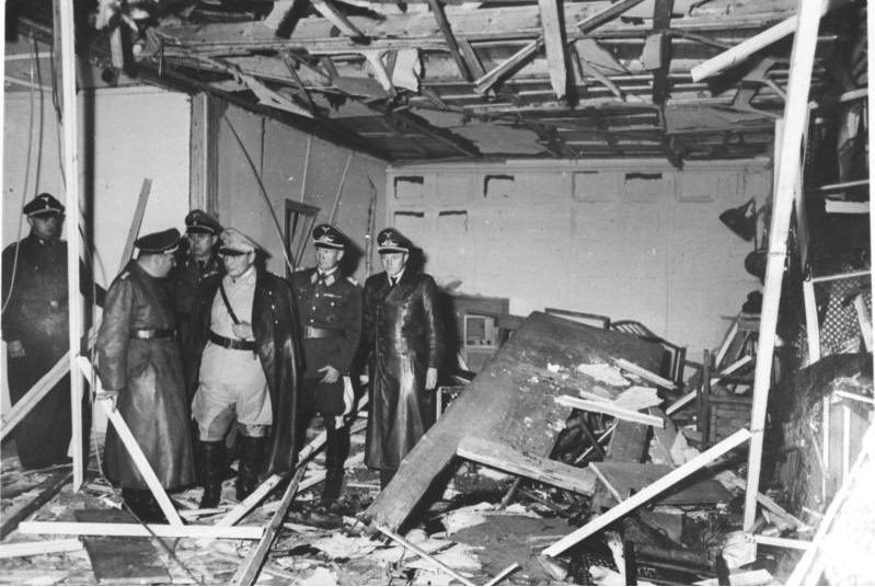 afewminshistory's tweet photo. On this day in 1944, Claus von Stauffenberg planted a bomb inside the Wolfs Lair in an attempt to assassinate Adolf Hitler and take control of Germany. 

The plot fails and the Furher survives, Stauffenberg and his fellow conspirators are executed by firing squad. https://t.co/tA3PEZOFme