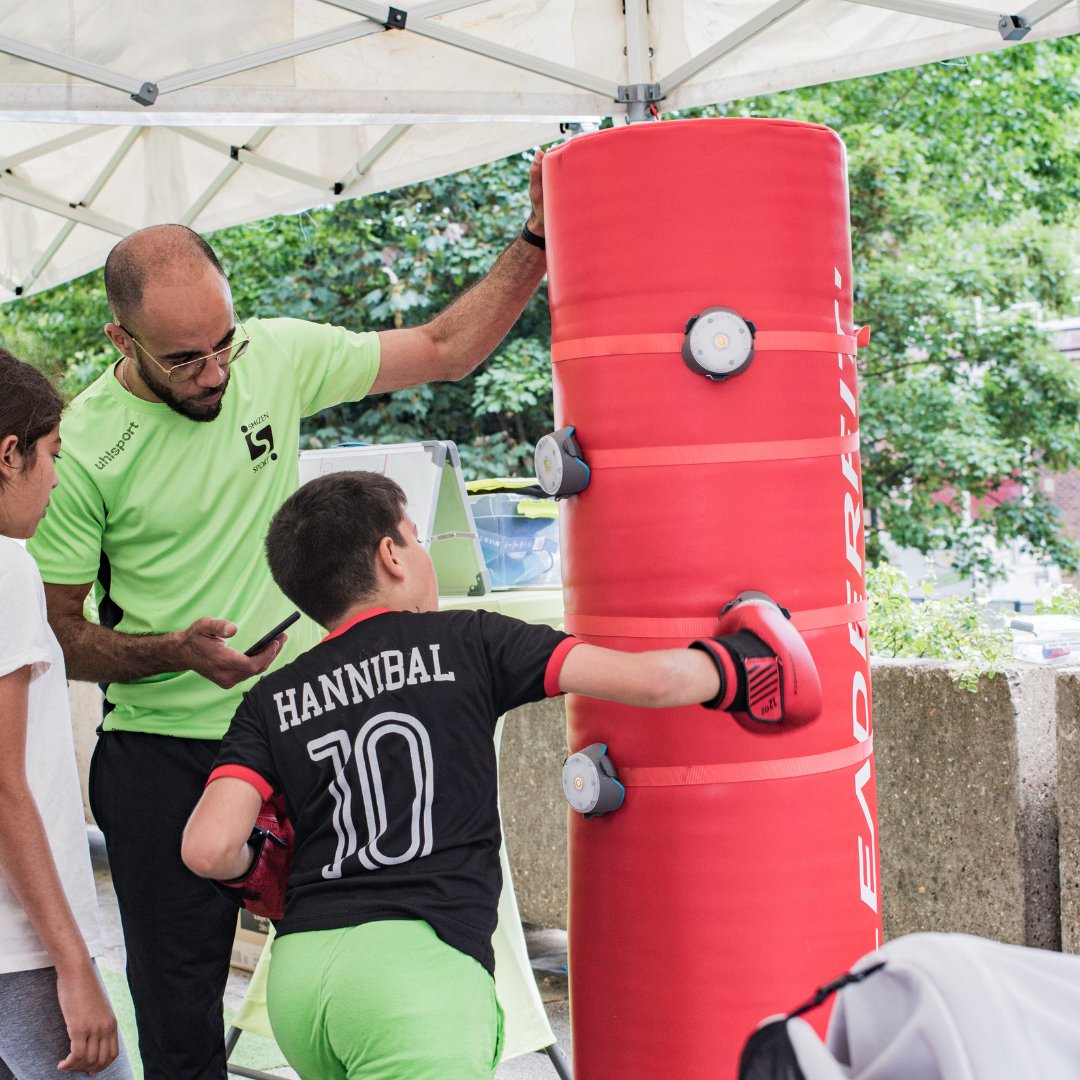 [Retour sur les événements]

Le 21 juin, à Bobigny, <a href="/ShizenSporTruck/">Shizen-Sport-Truck</a> a animé des ateliers d'initiation et de sensibilisation à une pratique de boxe et de body combat pédagogique. 🥊🙌

Évènement organisé par @LogirepOfficiel (groupe Polylogis).

📸 : Luca Nicolao