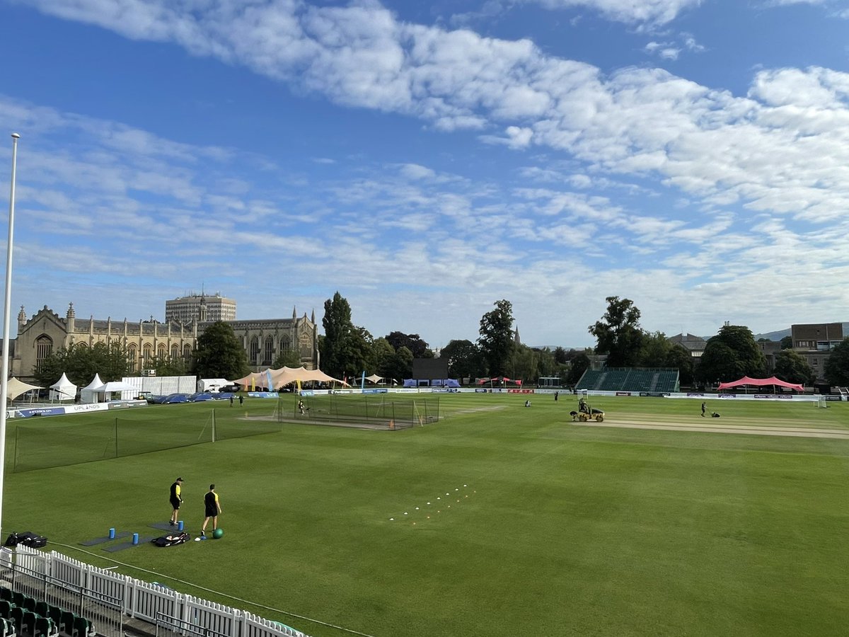 Good morning Cheltenham ☀️ Festival cricket is BACK 🎪 Glamorgan are the visitors at @CheltColGrounds today 💪 #GoGlos 💛🖤