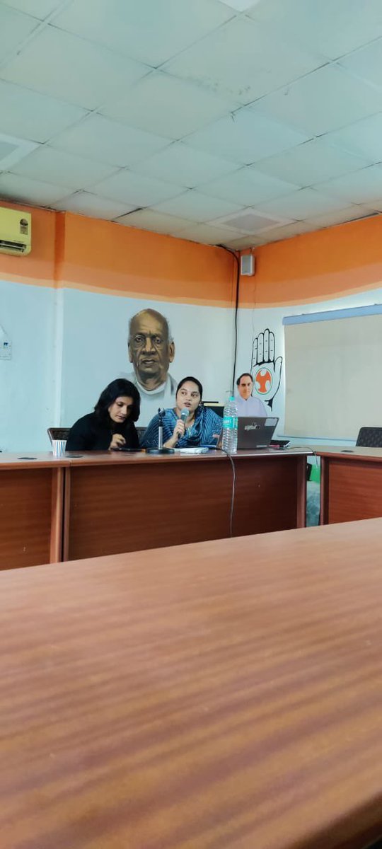 YB_Foundation's tweet photo. Interns of Yuva Bhagidari Foundation showcased outreach campaign ideas at @IYC , as a part of their assessment process . 
YBF is committed to it’s purpose to provide platform to youngsters to give voice to their ideas . 
@kharge @Allavaru @GautamSeth_INC @samarthmisra https://t.co/qAVm7YFcme