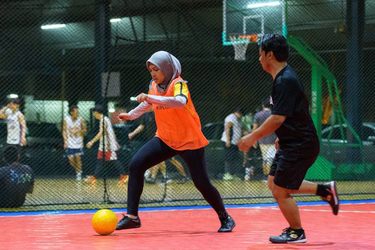 Cheda_Razak's tweet photo. Twitter: Alhamdulillah diberi kesempatan bermain futsal anjuran @amirxabdhadi di KSL Sports Puchong Utama.

Turut hadir bersama @SyedSaddiq @AfrienaShaqira dan @melanietingyh

#TeamCheda #TeamAmir #BersamaChedaRazak https://t.co/QSAOuLj9Dk
