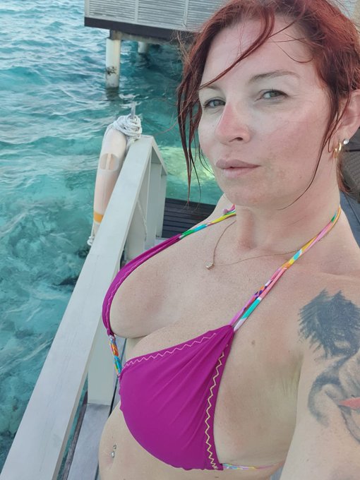 Passez une bonne journ&eacute;e, des bisous 💋💋💋 https://t.co/969PPqkizH