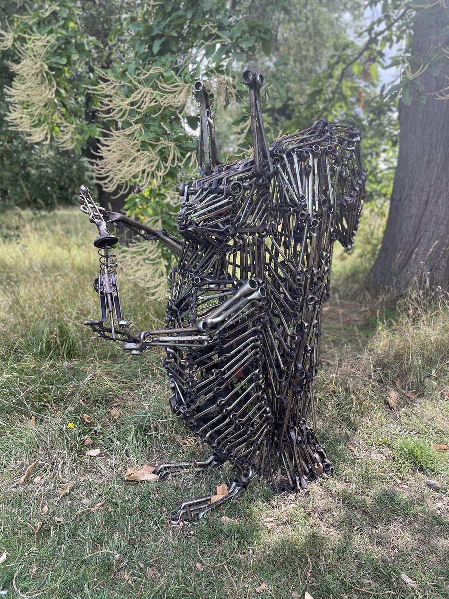 This afternoon at 340 @BBCRadioKent & @BBCSounds I visit the Sculpture Garden, a contemporary art exhibition @Godinton House and Gardens near Ashford. Listen in from 2 #SittinginonDrive